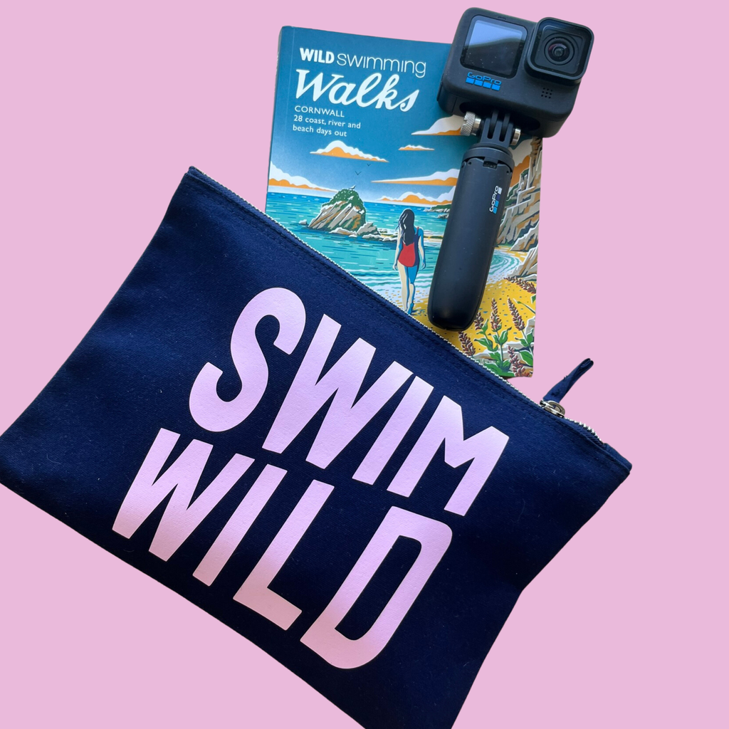 Navy \ Pink Swim Wild Zip bag