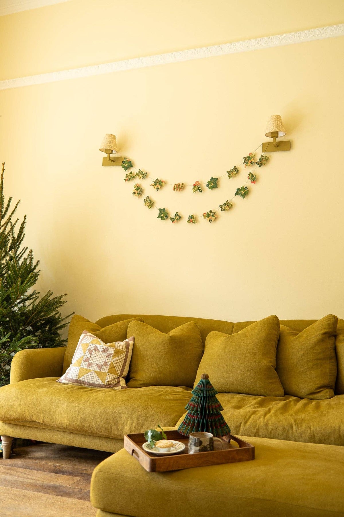 UK/EU: Holly and Ivy Sewn Garland