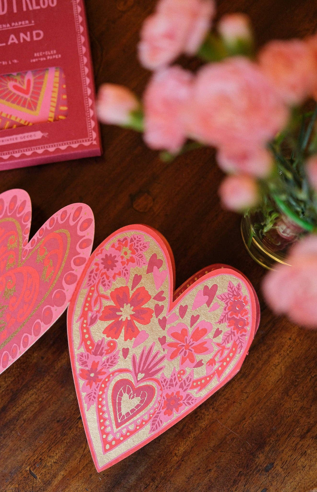 UK/EU: Hearts Concertina Garland