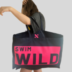 Swim Wild Jumbo Bag Navy/Neon Pink