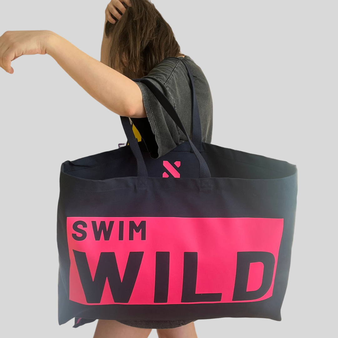 Swim Wild Jumbo Bag Navy/Neon Pink
