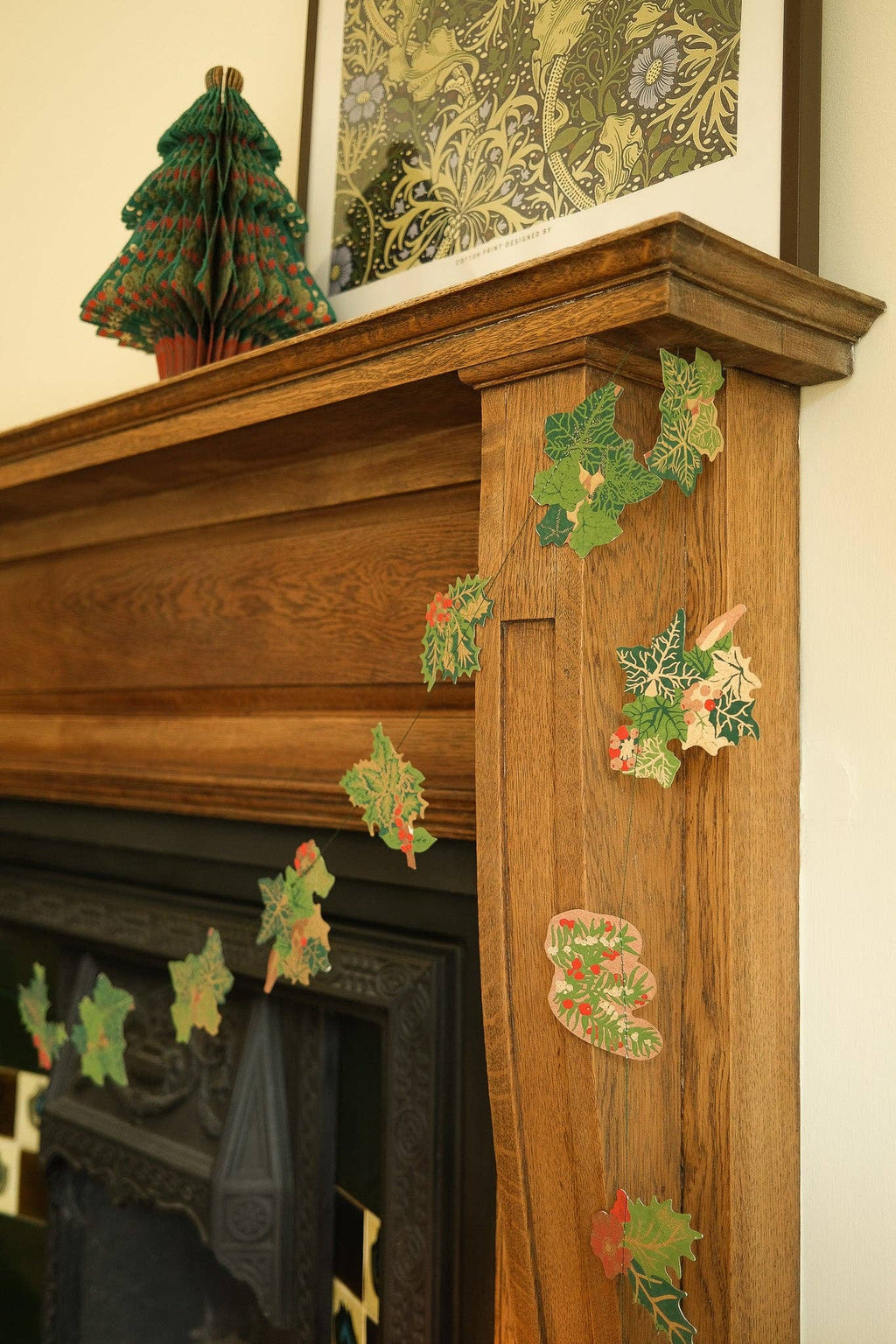 UK/EU: Holly and Ivy Sewn Garland