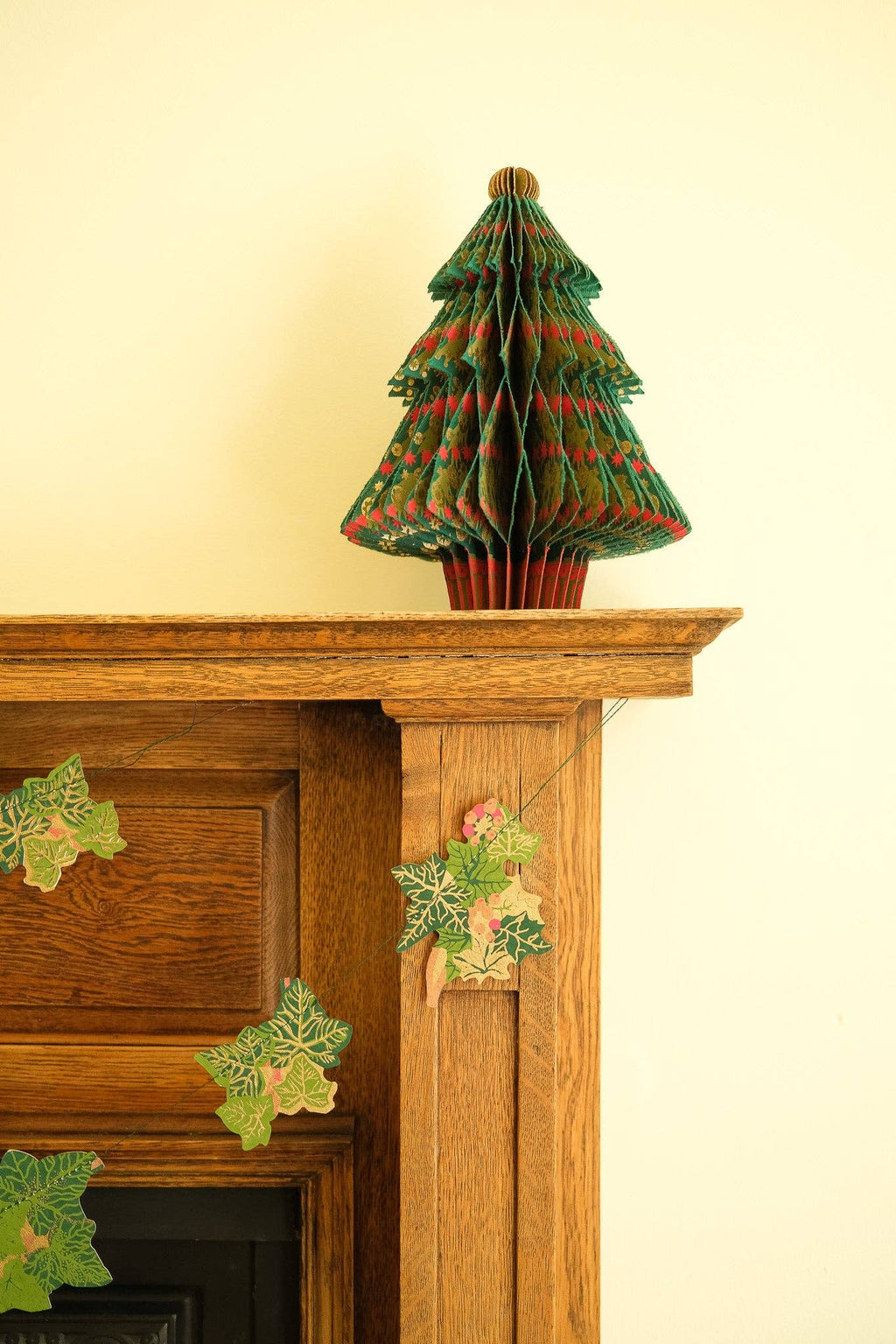 UK/EU: Holly and Ivy Sewn Garland