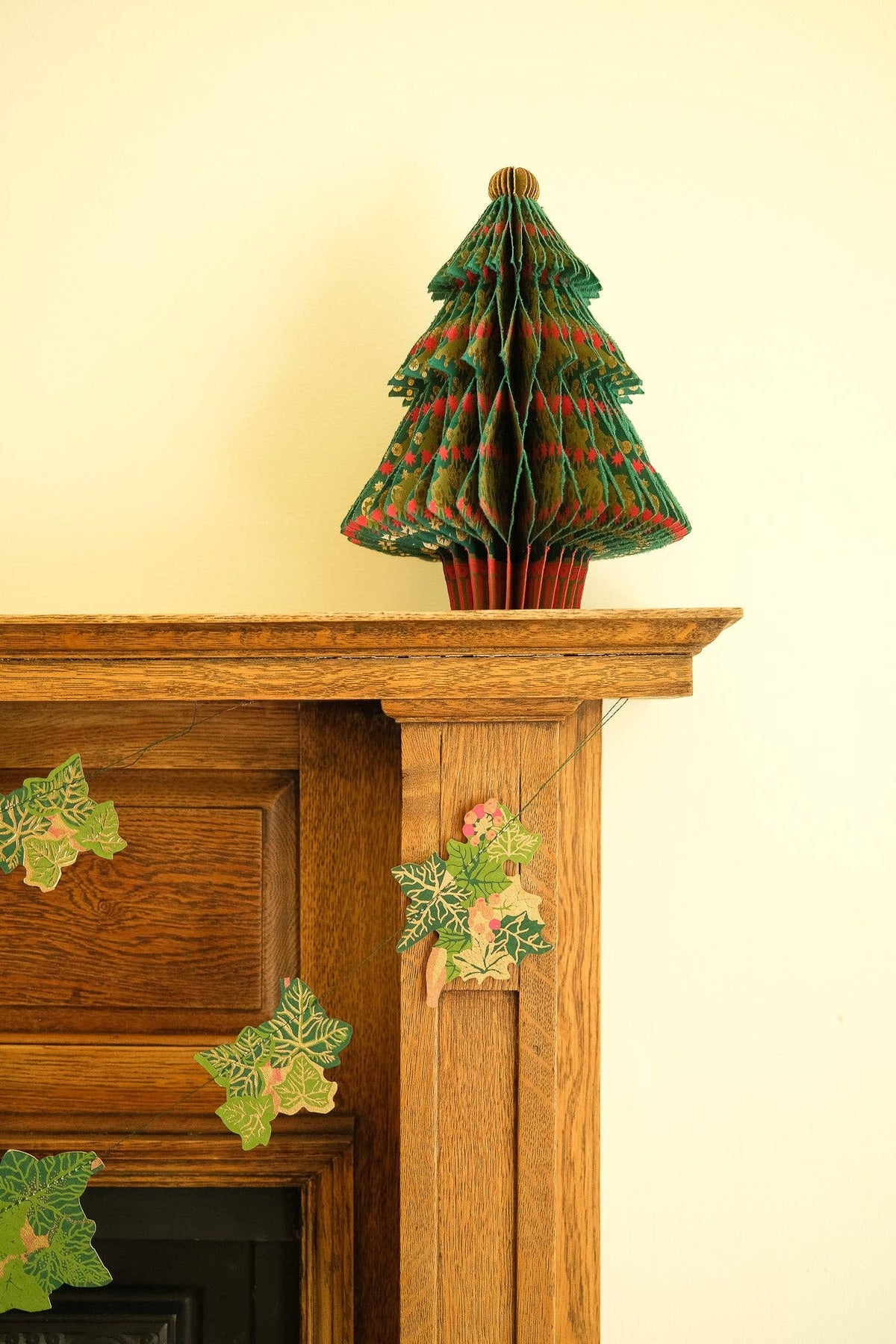 UK/EU: Holly and Ivy Sewn Garland