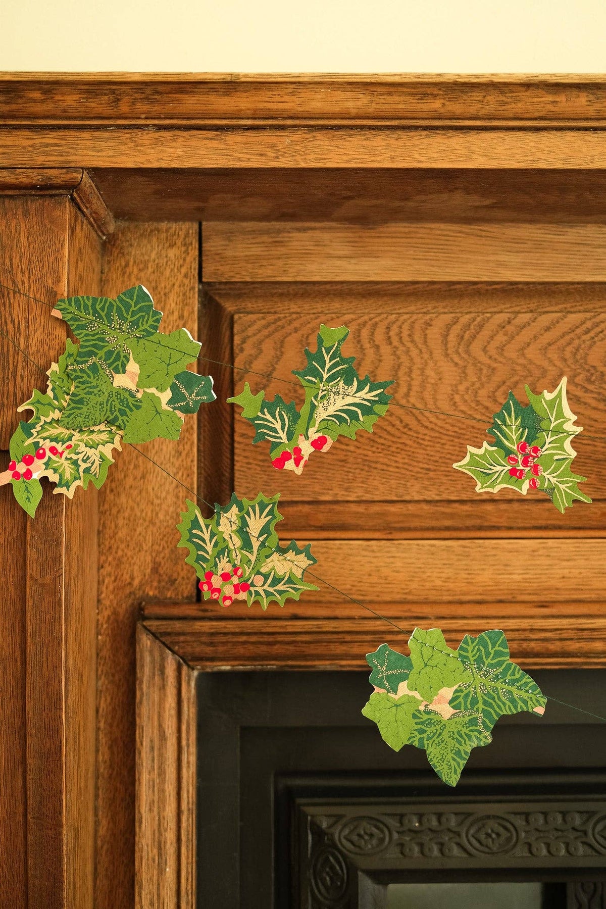 UK/EU: Holly and Ivy Sewn Garland