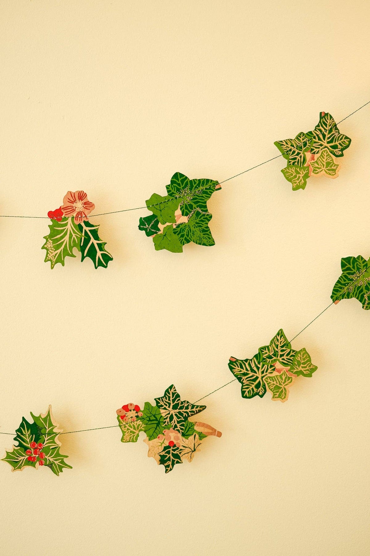 UK/EU: Holly and Ivy Sewn Garland